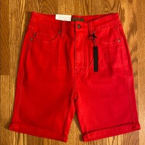 Vibrant Judy Blue Red Cuffed Jean Shorts
1-Size L-$25. 1-Size 3X-1-Size 4X-$35.